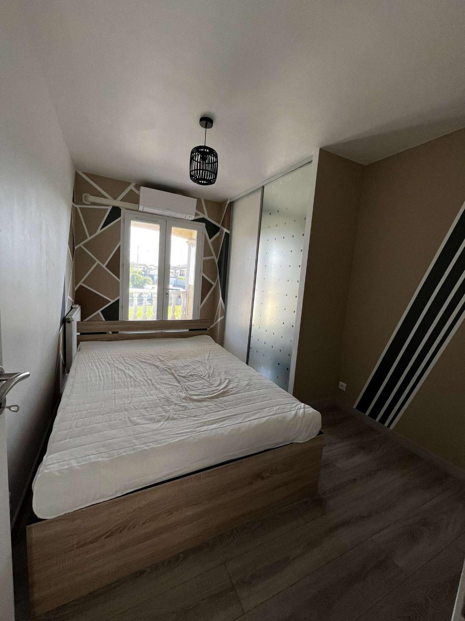 Villa Contemporaine Avec Piscine 伊泽尔河畔的罗曼 外观 照片